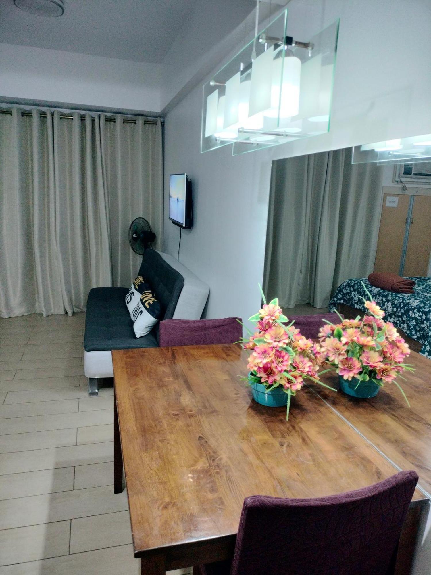Condotel Near Airport Pasay Buitenkant foto